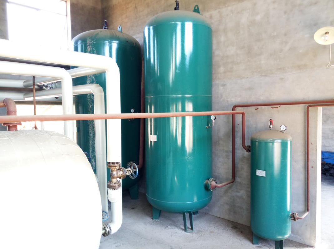 防腐油木桿生產(chǎn)設(shè)備